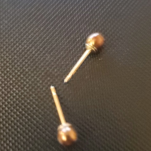 Florencia Fine Jewellery 14K bronze pearl studs - Picture 2 of 2